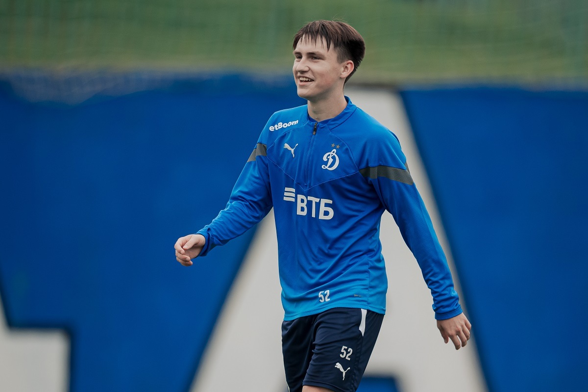Егору Смелову — 19!