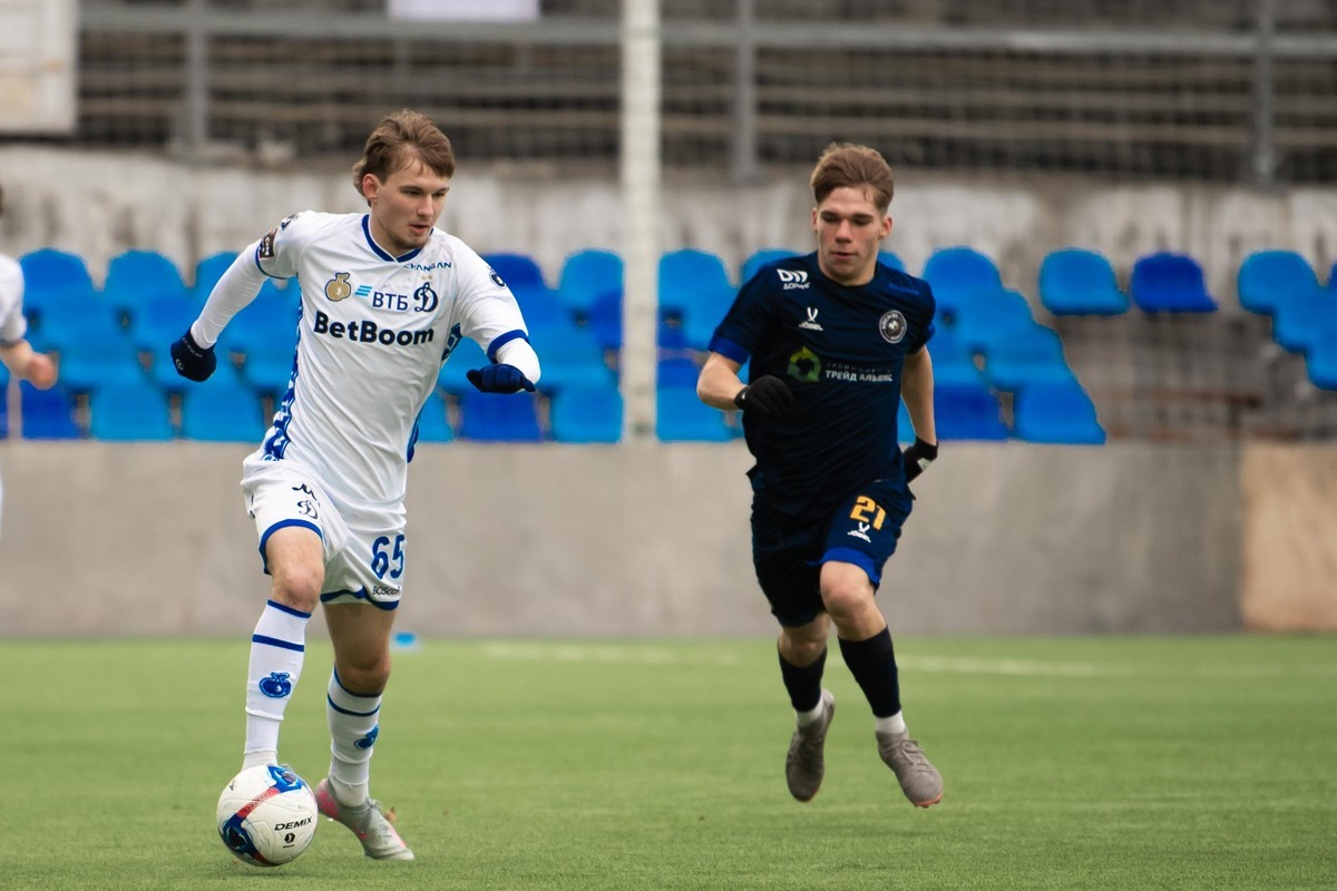 «Динамо-2» крупно обыграло «Космос-м» в Новогорске