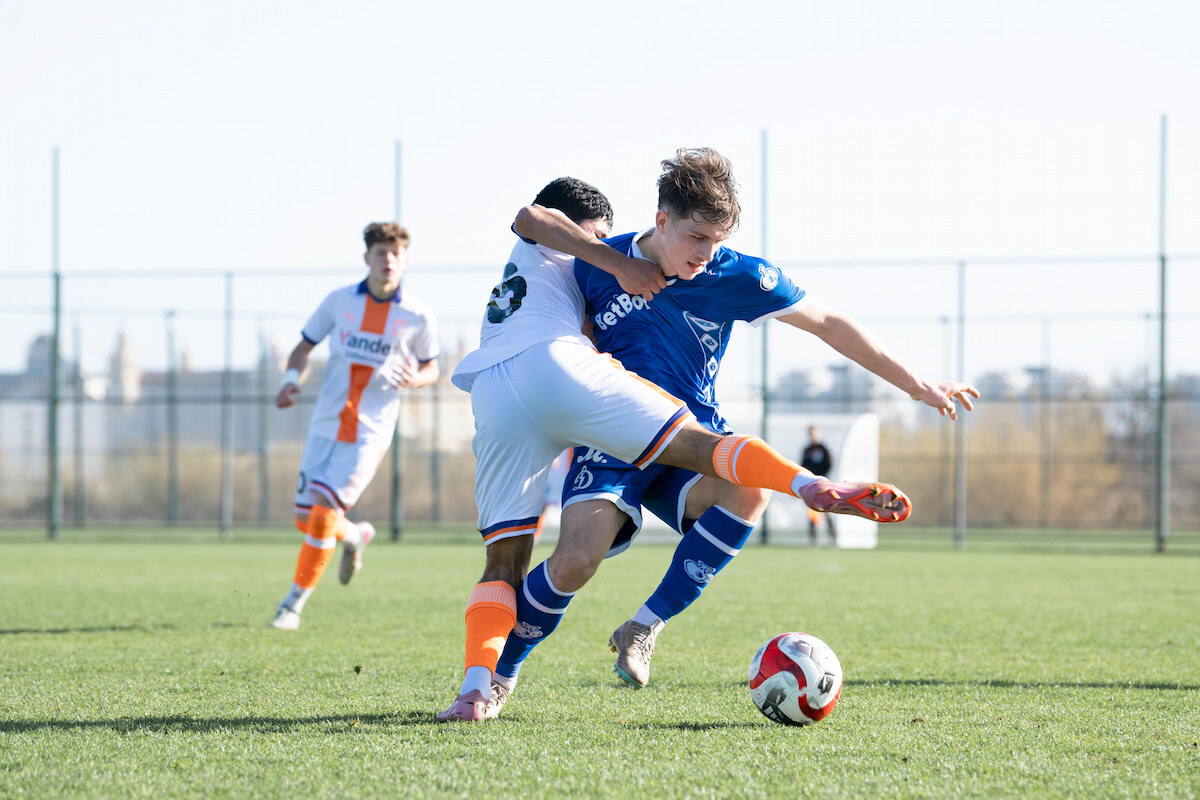 Футболисты «Динамо-2» уступили «Газалкенту» на сборе в Турции